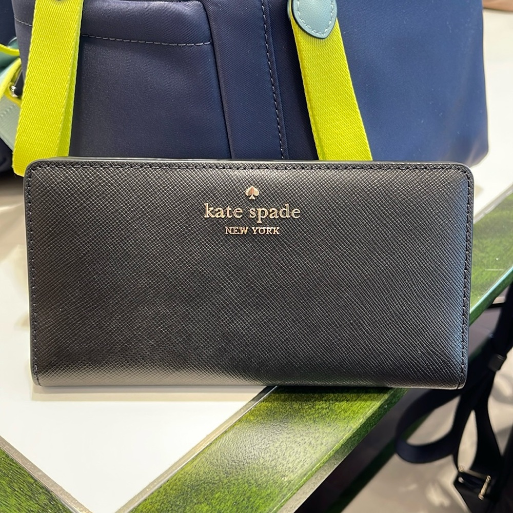 Kate Spade Madison Large Slim Bifold Wallet
Black 
NWT - Picture 4 of 16